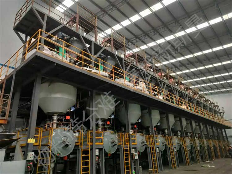 石墨化坩堝投料設備，坩堝壓實設備